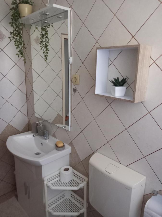 Apartman Petra Palit Exterior foto